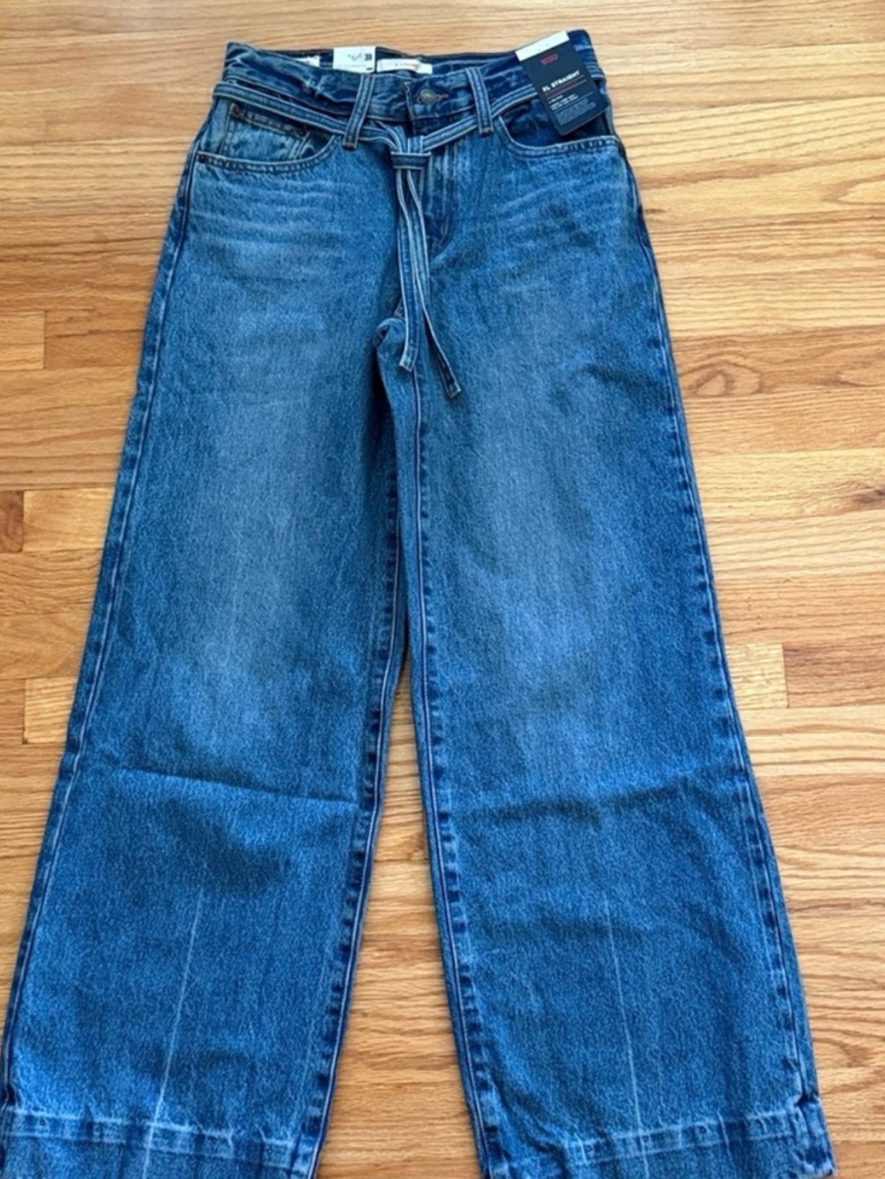 Levi's XL Straight Leg Jeans - Picture 3 of 9